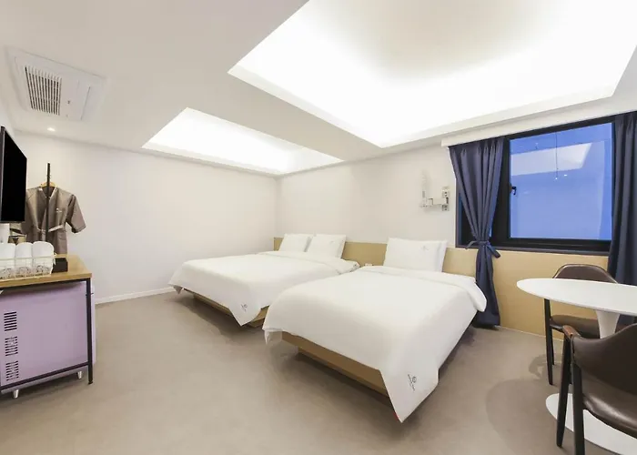 Bonatree Hotel *